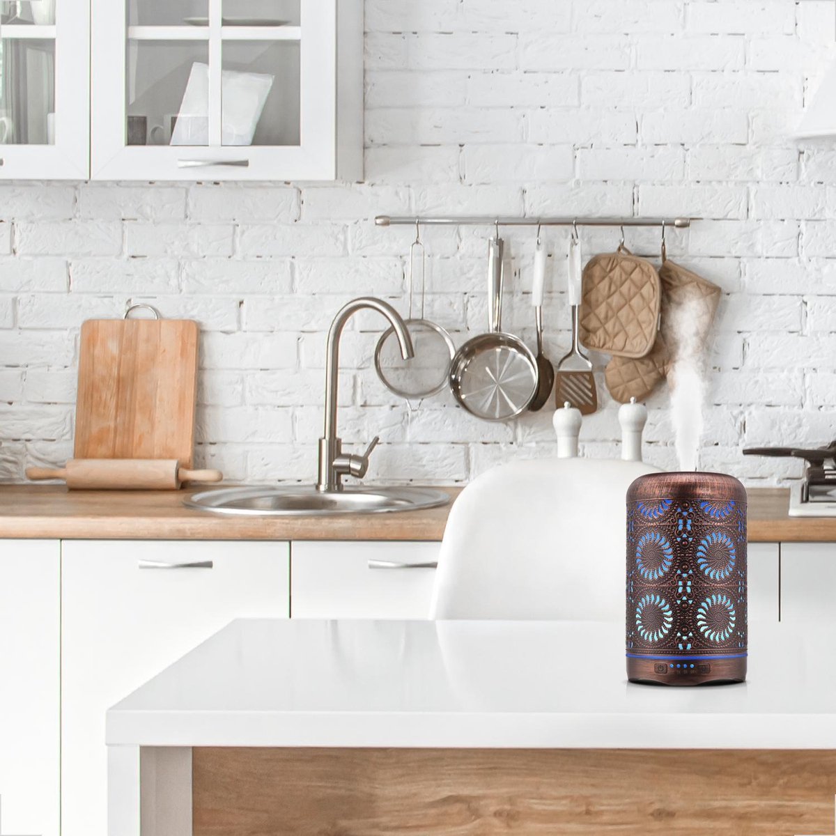 YONO Aroma Diffuser met LED Verlichting - Verstuiver voor Etherische Olie - Geurverspreider - Vernevelaar - Brons Metaal - 250ML