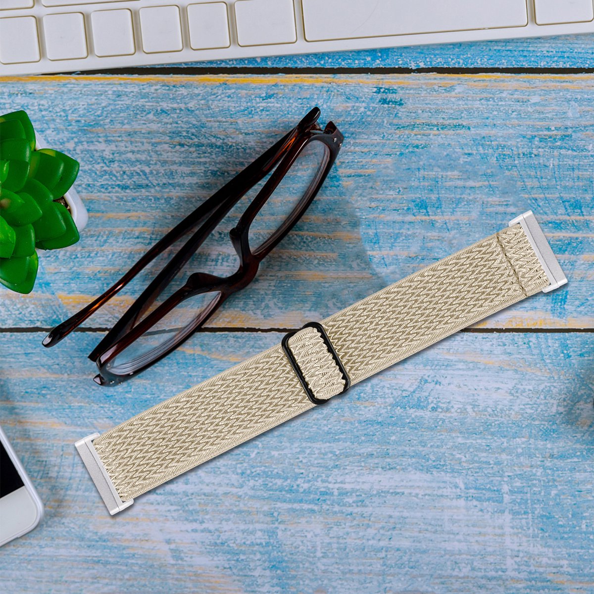 YONO Nylon Stretch Bandje geschikt voor Fitbit Versa 4 / Sense 2 - Vervangende Stoffen Armband - Champagne